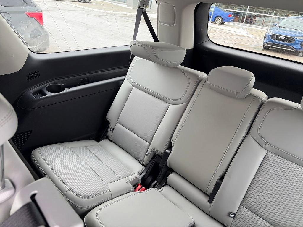 Used 2025 Ford Expedition Max Platinum image 37