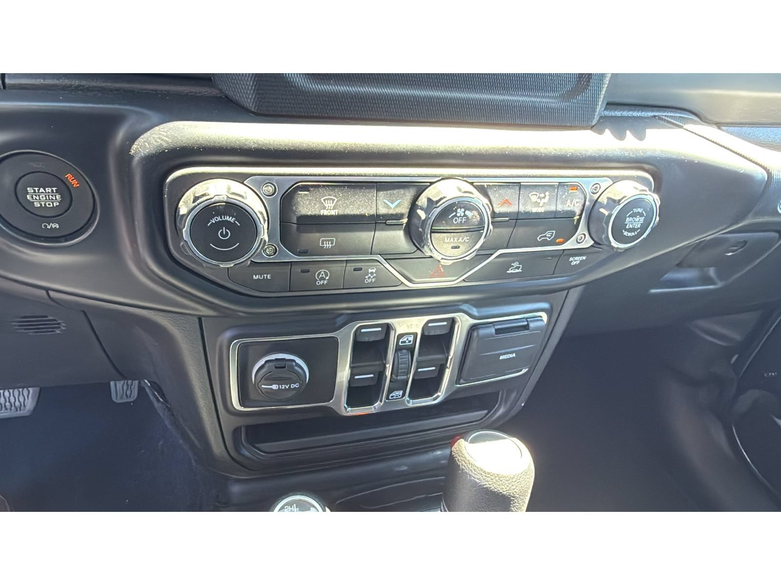 Used 2022 Jeep Wrangler Unlimited Sport AWD/4WD image 23