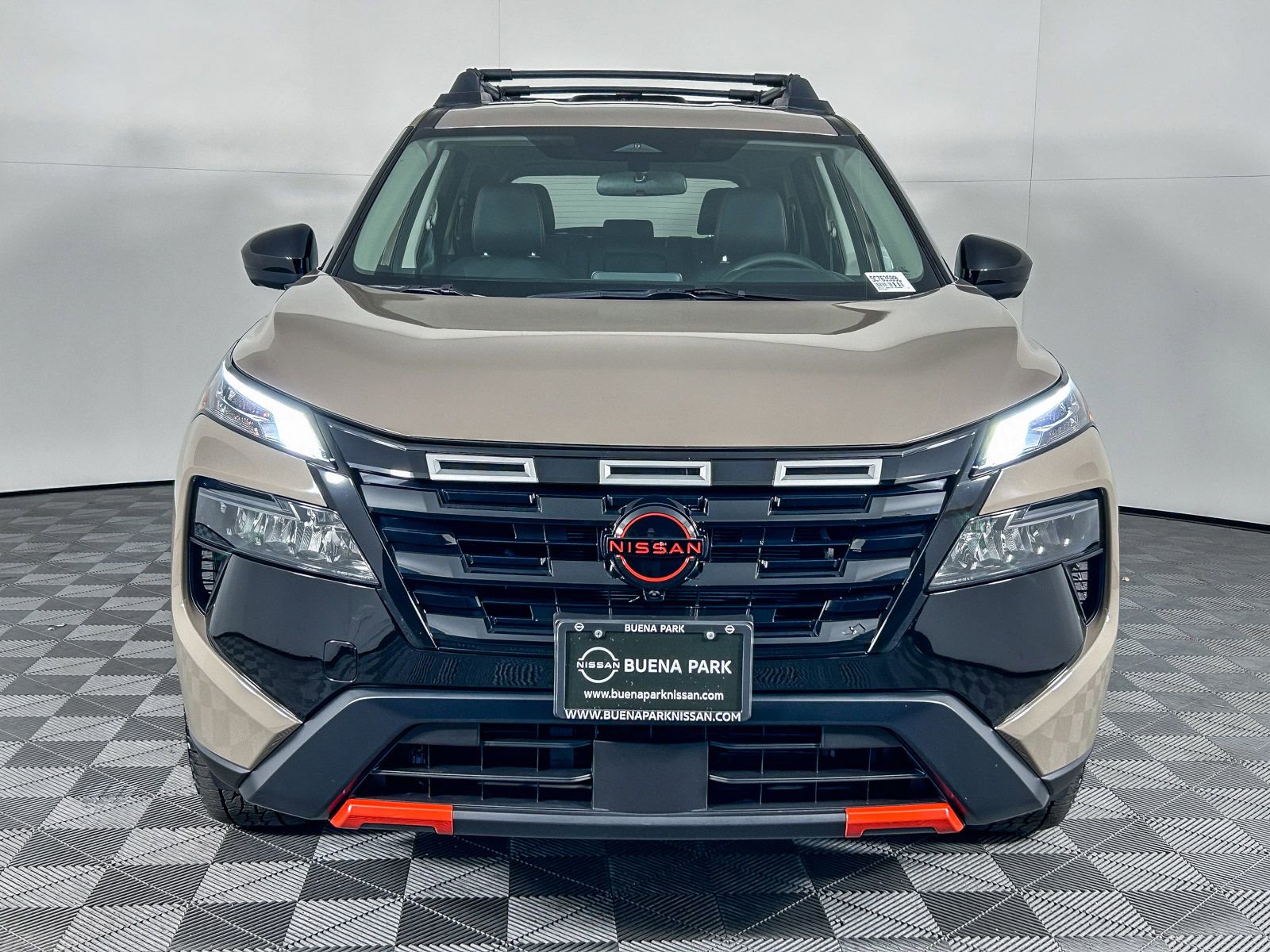 Certified 2025 Nissan Rogue SV image 2