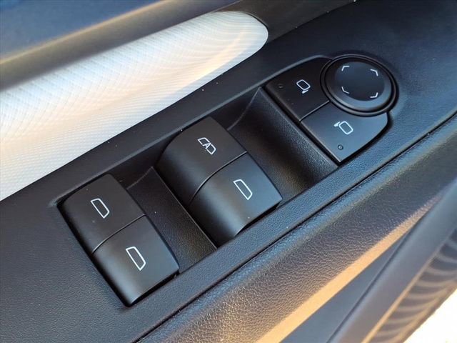 New 2026 Chevrolet Equinox EV LT w/ Convenience Package II FWD image 16