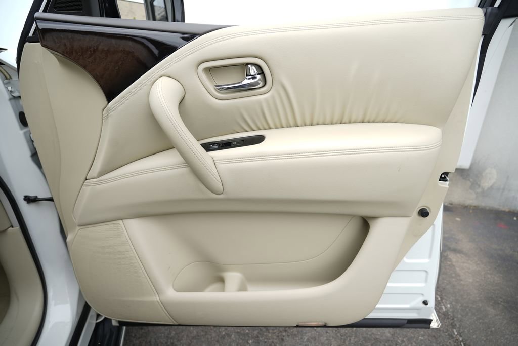 Used 2012 INFINITI QX56 4WD w/ Deluxe Touring Pkg image 35