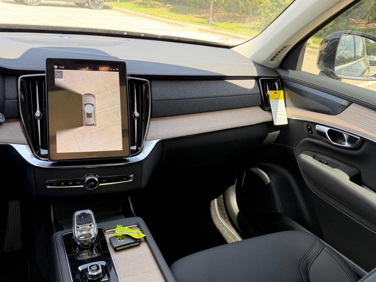 New 2026 Volvo XC90 B5 Plus w/ Protection Package Premier AWD/4WD image 9
