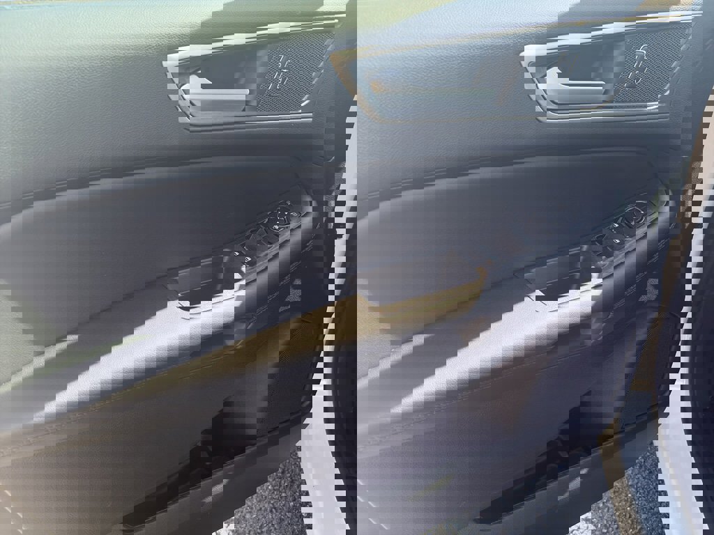 Used 2024 Ford Edge SEL w/ Convenience Package image 14