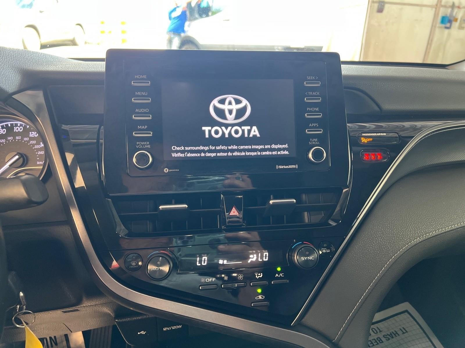 Used 2023 Toyota Camry SE w/ Cold Weather Package AWD/4WD image 17