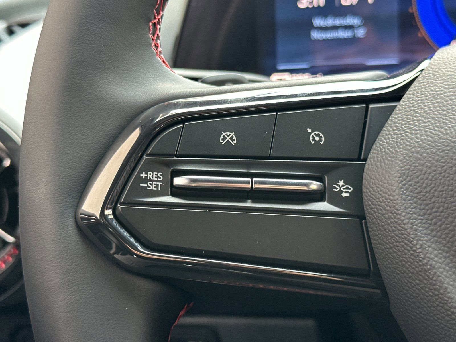 Used 2026 Chevrolet Equinox EV RS image 28