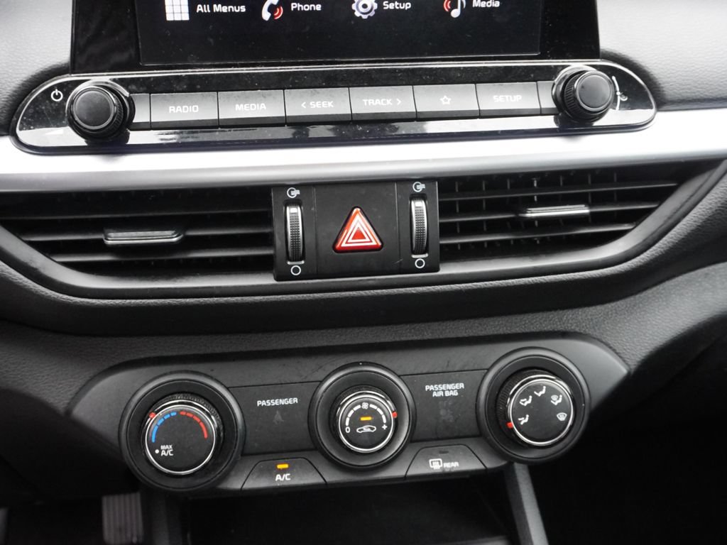 Used 2022 Kia Forte LXS FWD image 35