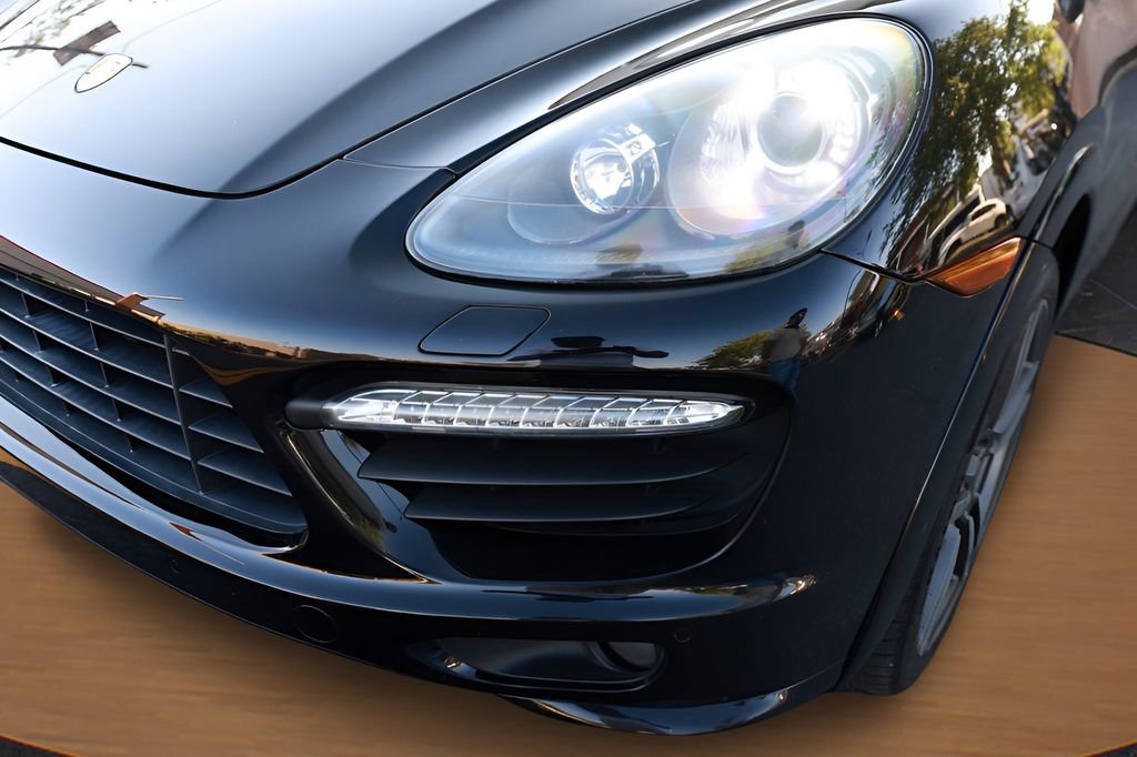Used 2013 Porsche Cayenne GTS AWD/4WD image 17