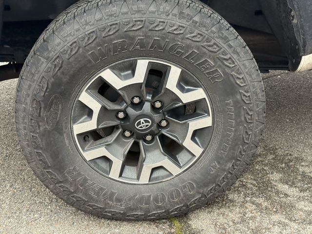 Certified 2023 Toyota Tacoma TRD Off-Road image 15