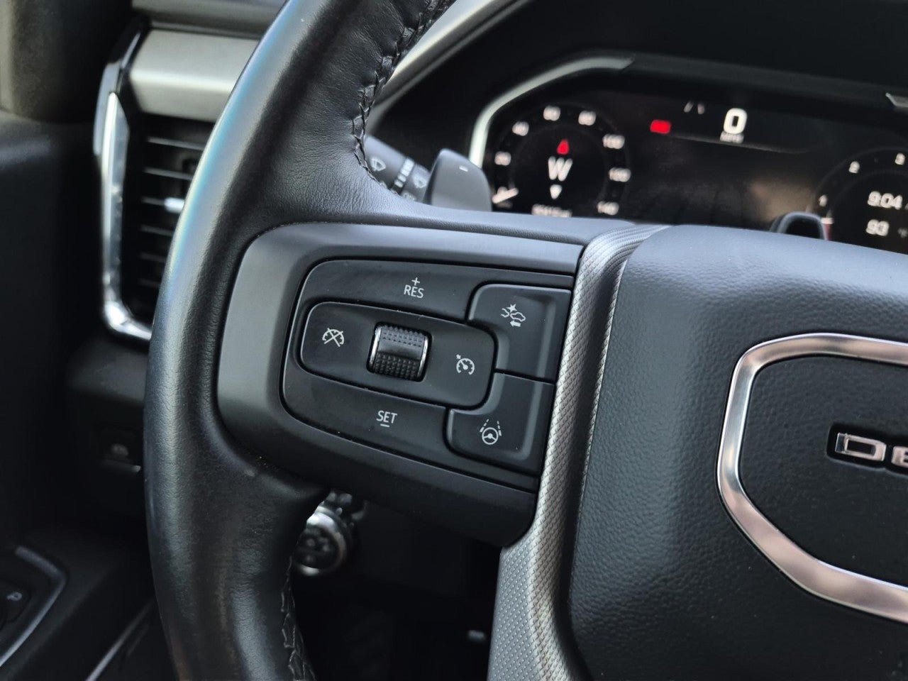 Certified 2023 GMC Sierra 1500 Denali w/ Technology Package AWD/4WD image 21