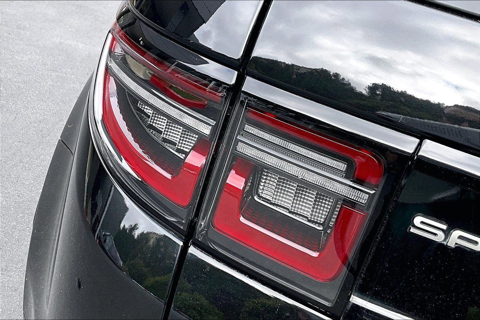 Used 2024 Land Rover Discovery Sport S image 13