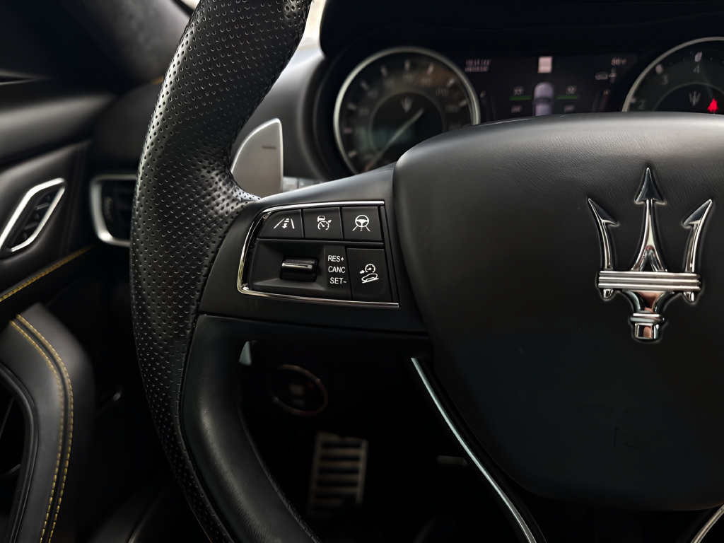 Used 2022 Maserati Levante F Tributo AWD/4WD image 13