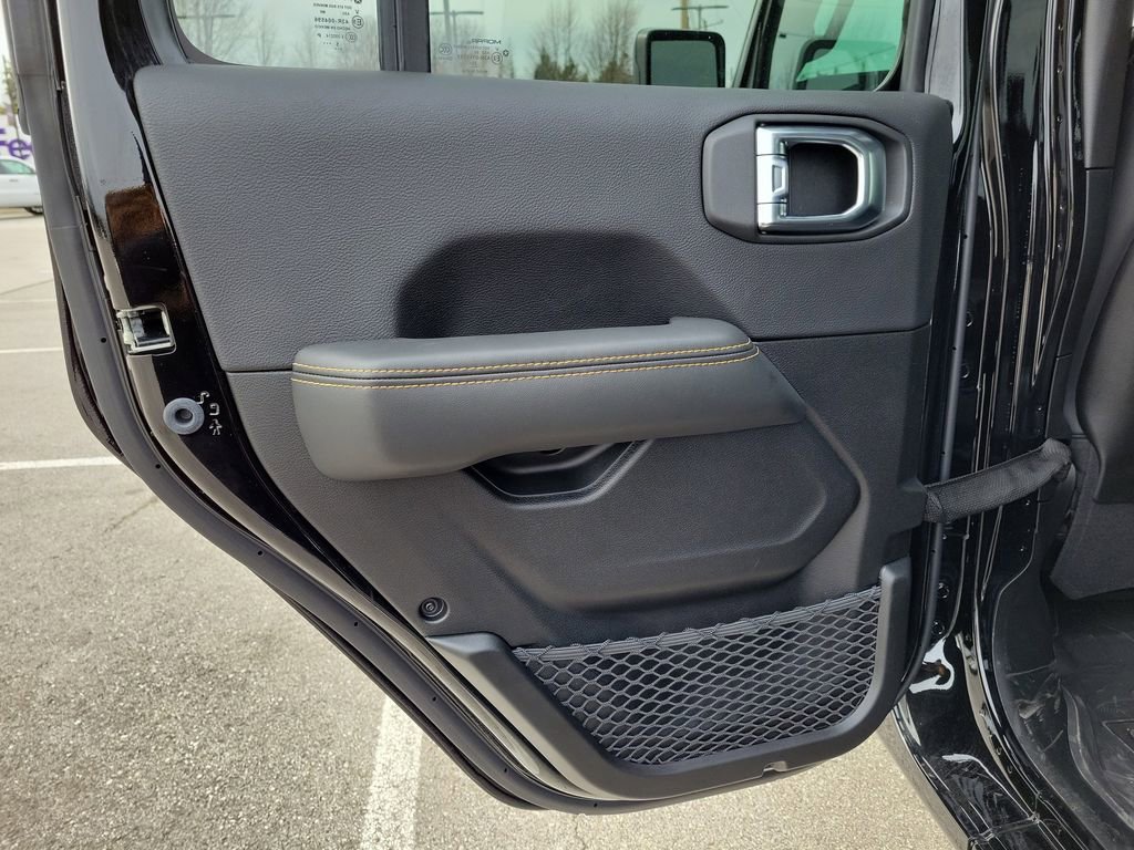 New 2026 Jeep Gladiator Sport AWD/4WD image 11