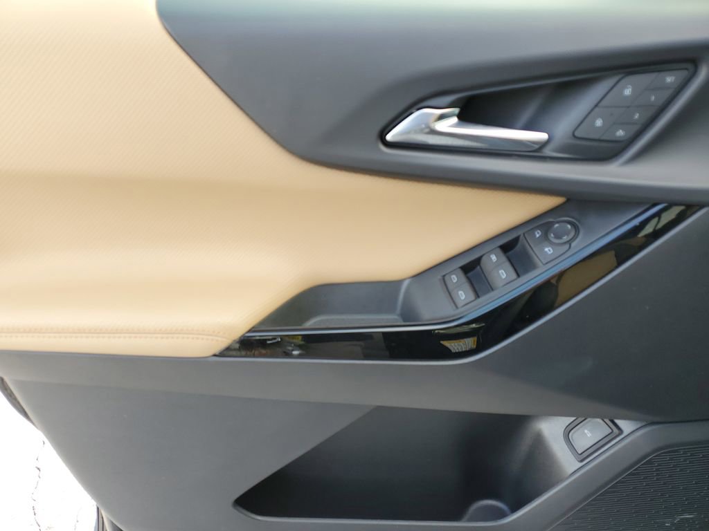 Certified 2025 Chevrolet Equinox ACTIV w/ Safety and Technology Package image 27