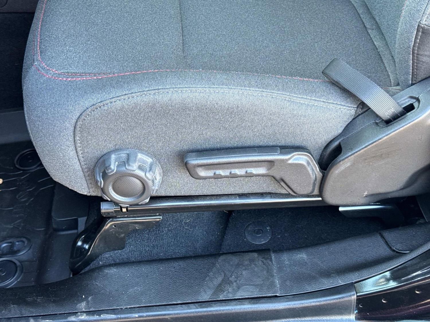 Used 2025 Jeep Gladiator Rubicon w/ Convenience Group image 26