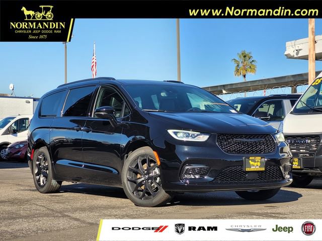 New 2026 Chrysler Pacifica Select w/ S Appearance Package image 1