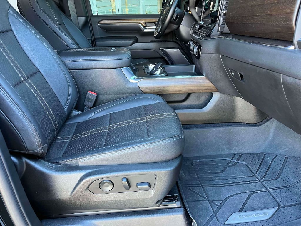Certified 2024 Chevrolet Silverado 2500 High Country w/ High Country Premium Package AWD/4WD image 22