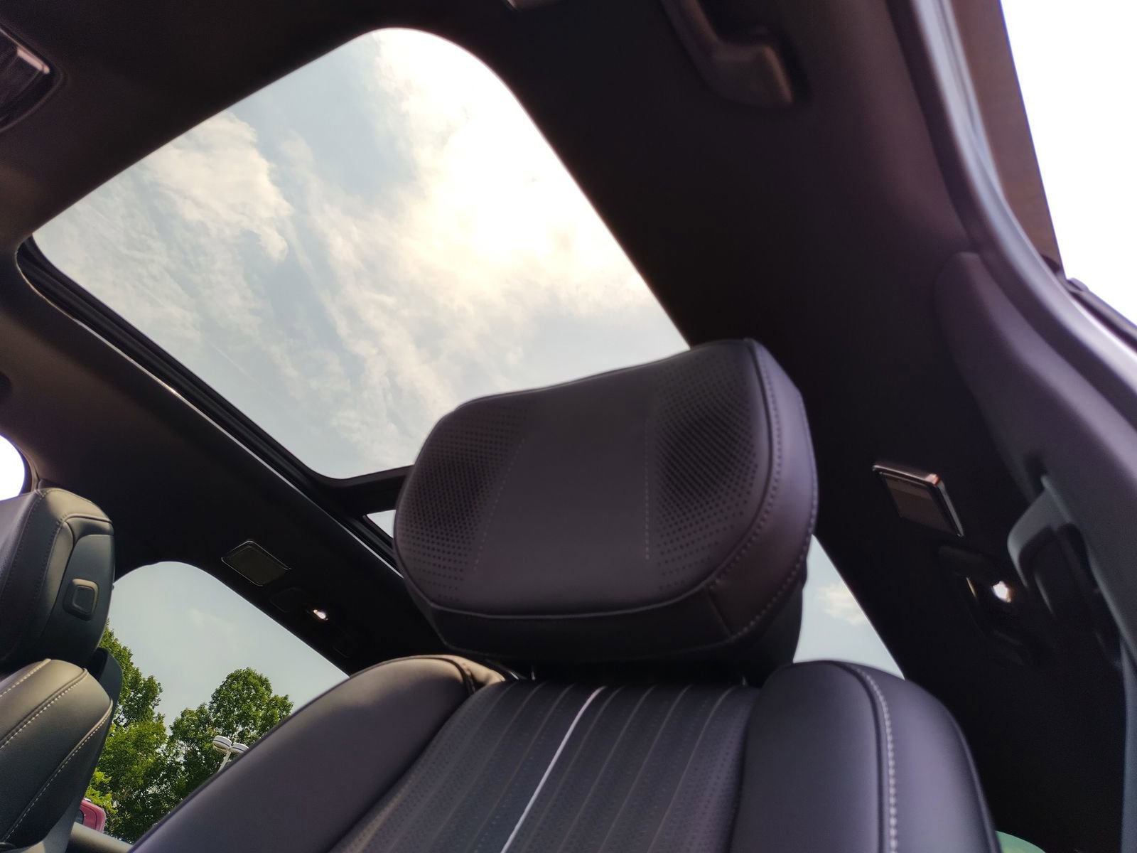 New 2026 Cadillac Vistiq Sport image 9