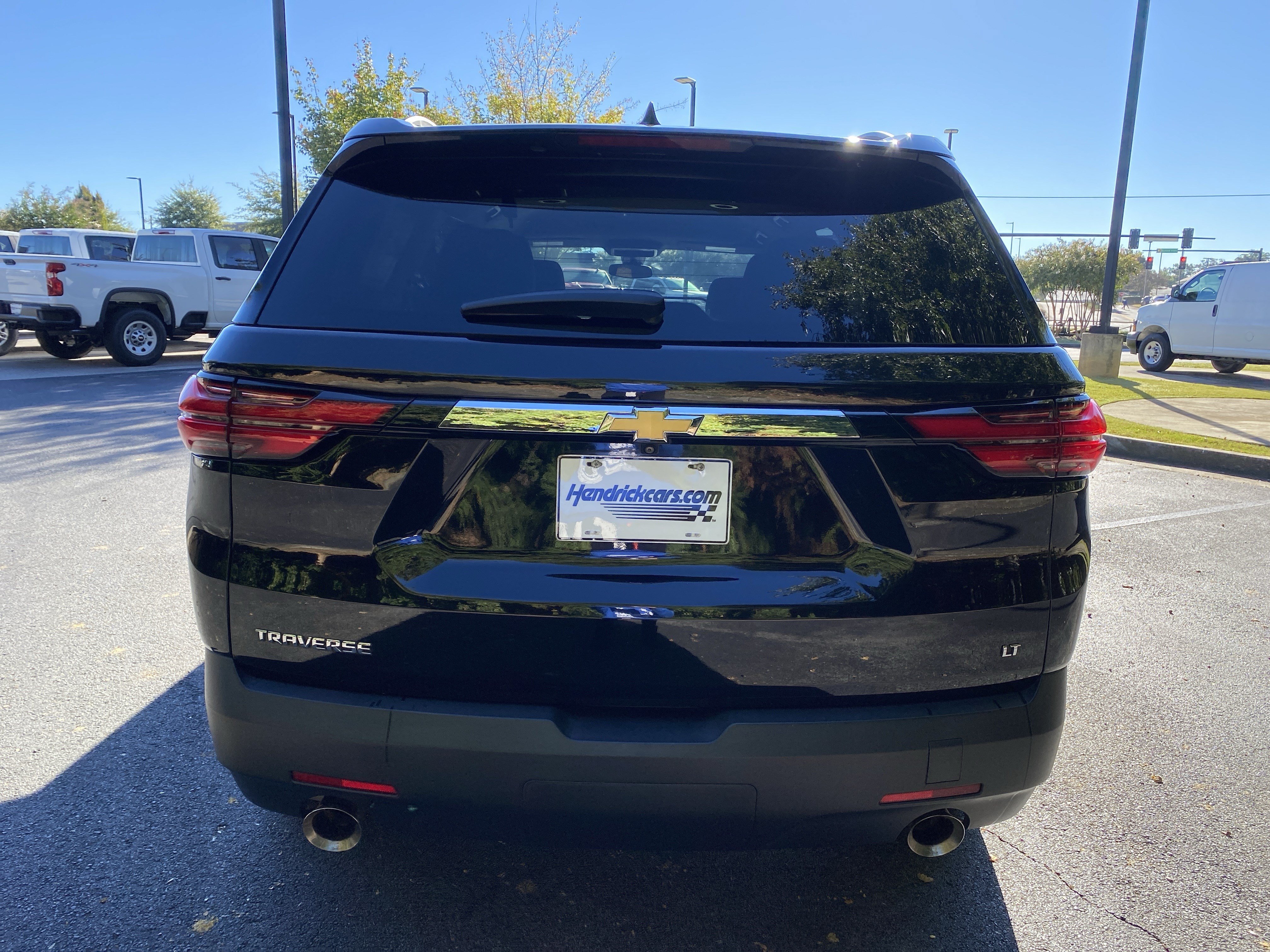 Used 2023 Chevrolet Traverse LT FWD image 8