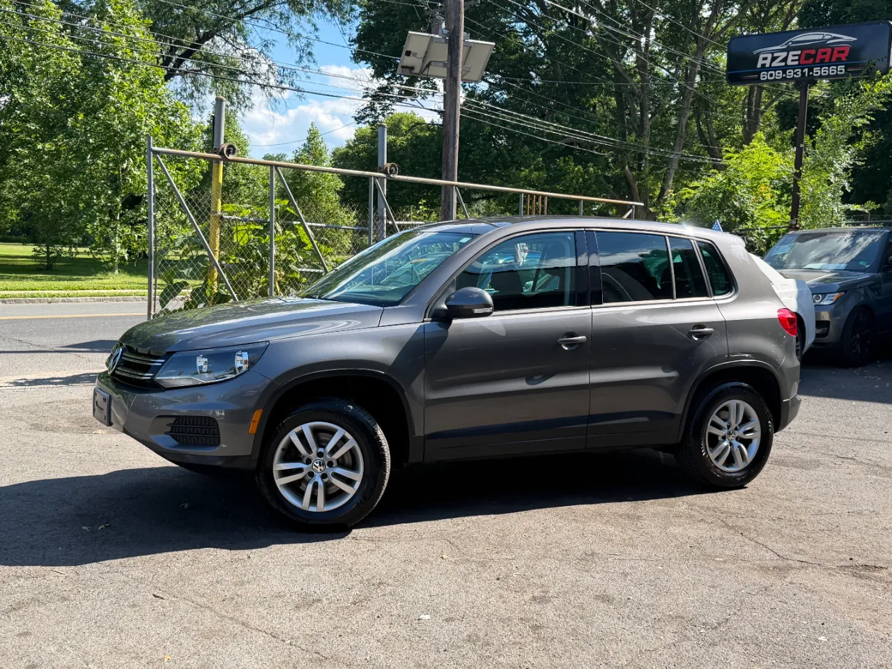 Used 2012 Volkswagen Tiguan LE FWD image 5