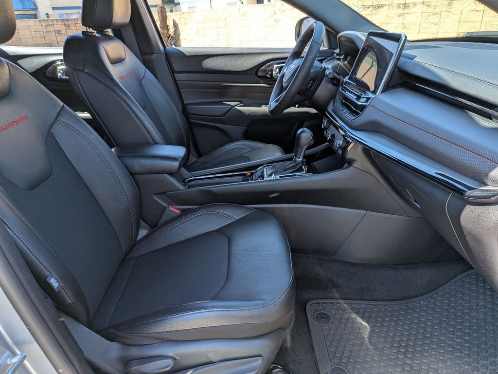 Used 2025 Jeep Compass Trailhawk image 31