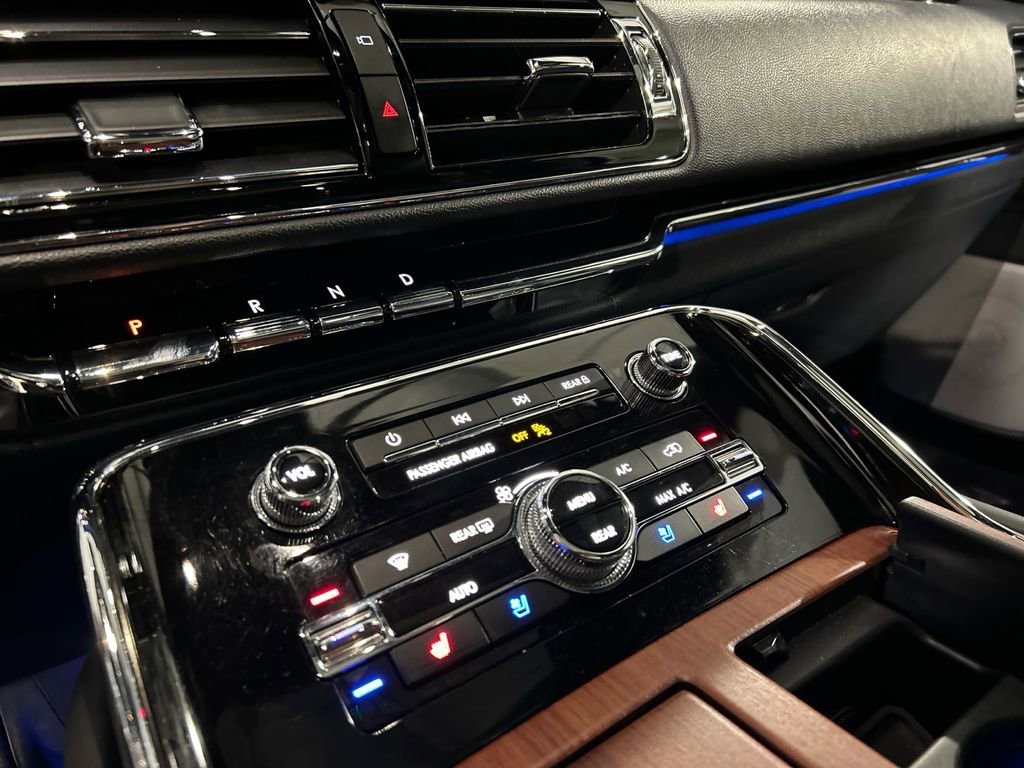 Used 2023 Lincoln Navigator Reserve image 17