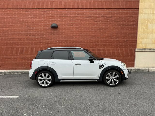 Used 2017 MINI Cooper Countryman S image 2
