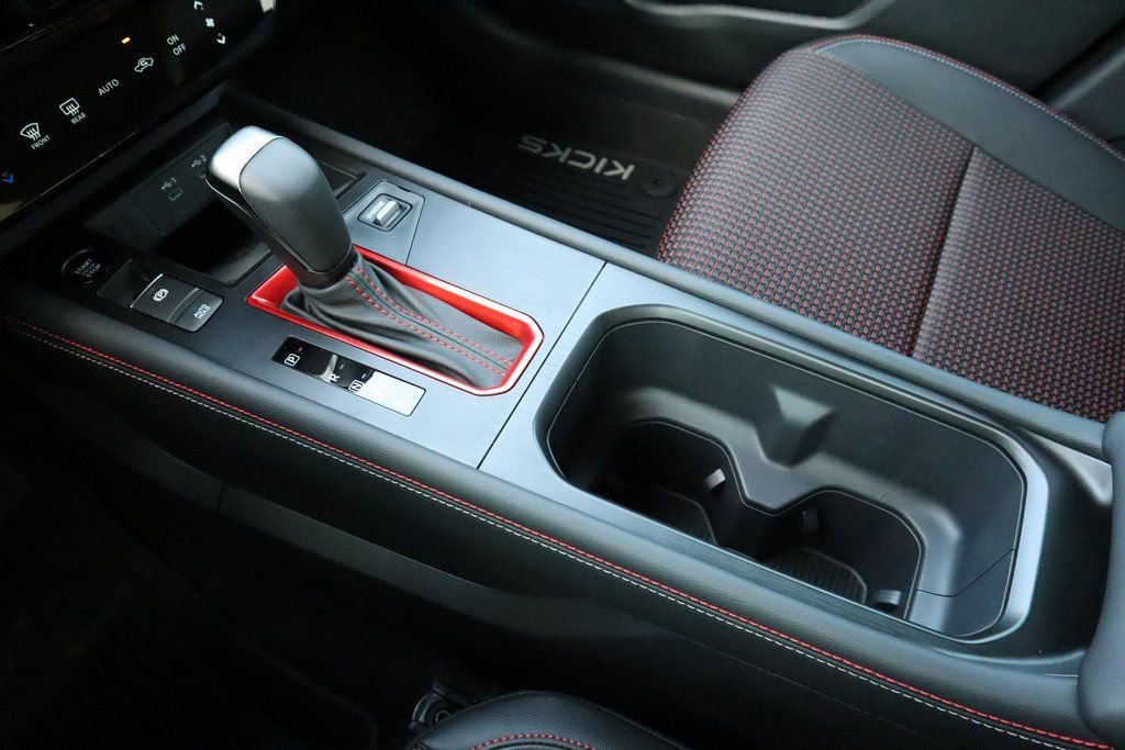 New 2025 Nissan Kicks SR image 18