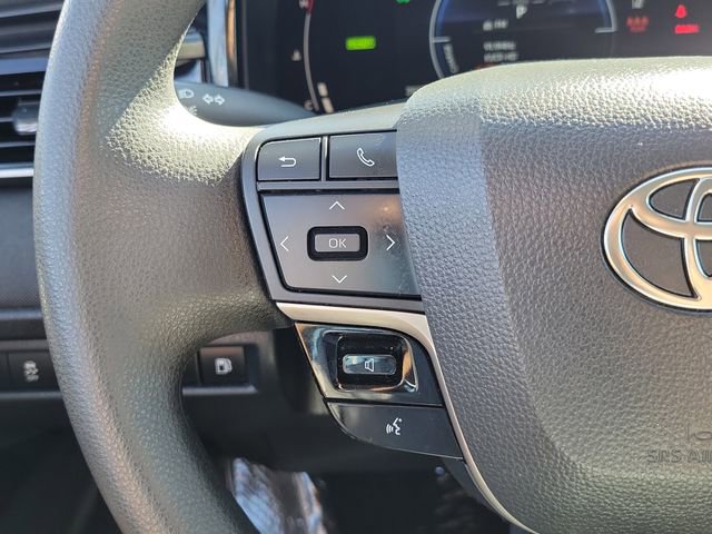 Used 2025 Toyota Camry LE FWD image 7