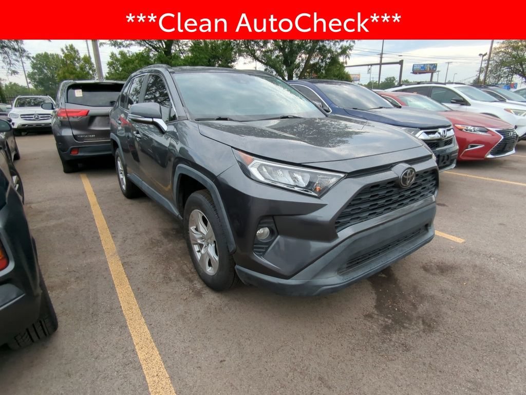 Used 2021 Toyota RAV4 XLE FWD image 3