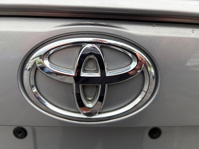 Used 2019 Toyota RAV4 XLE FWD image 11