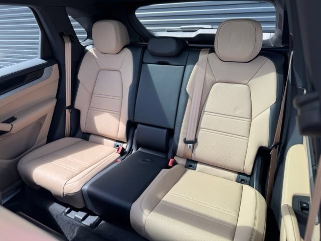 New 2026 Porsche Cayenne S AWD/4WD image 34