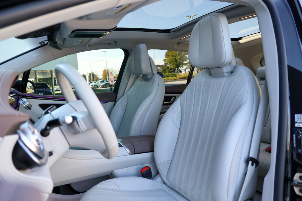 Used 2023 Mercedes-Benz EQS 580 4MATIC SUV image 5