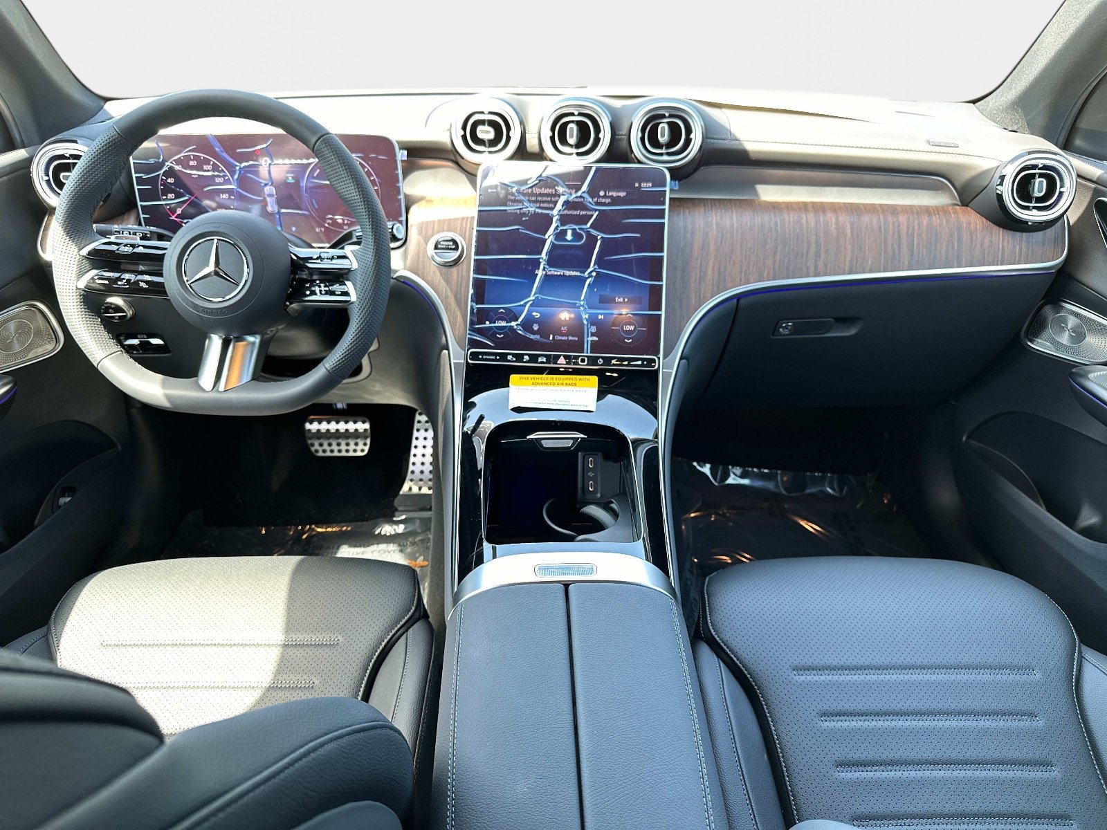 New 2025 Mercedes-Benz GLC 350e 4MATIC image 16