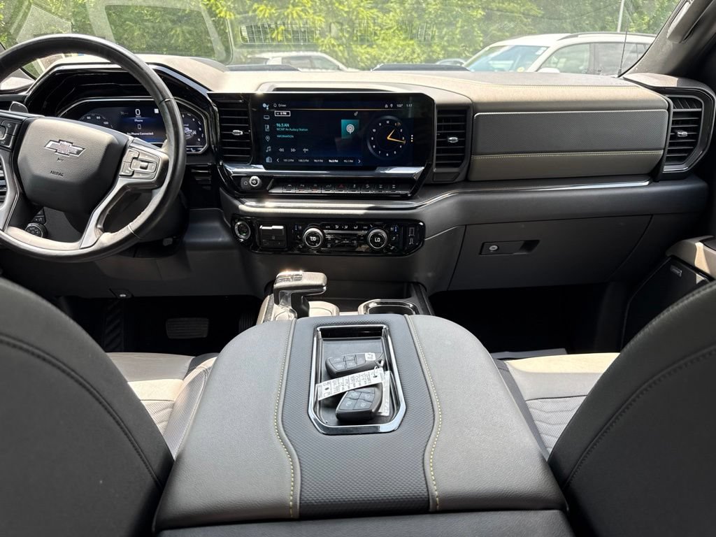 Used 2022 Chevrolet Silverado 1500 ZR2 w/ Technology Package AWD/4WD image 18