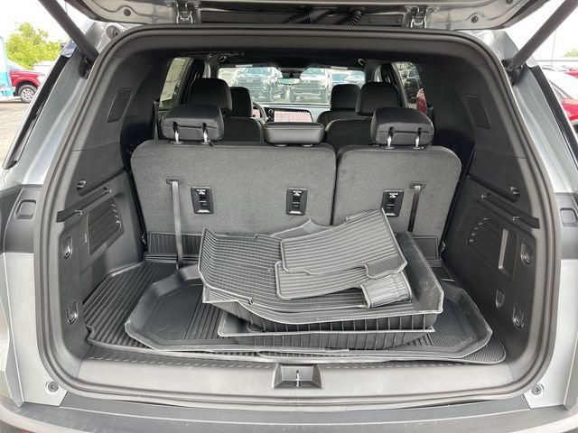 New 2026 Chevrolet Traverse LT w/ Midnight/Sport Edition AWD/4WD image 24