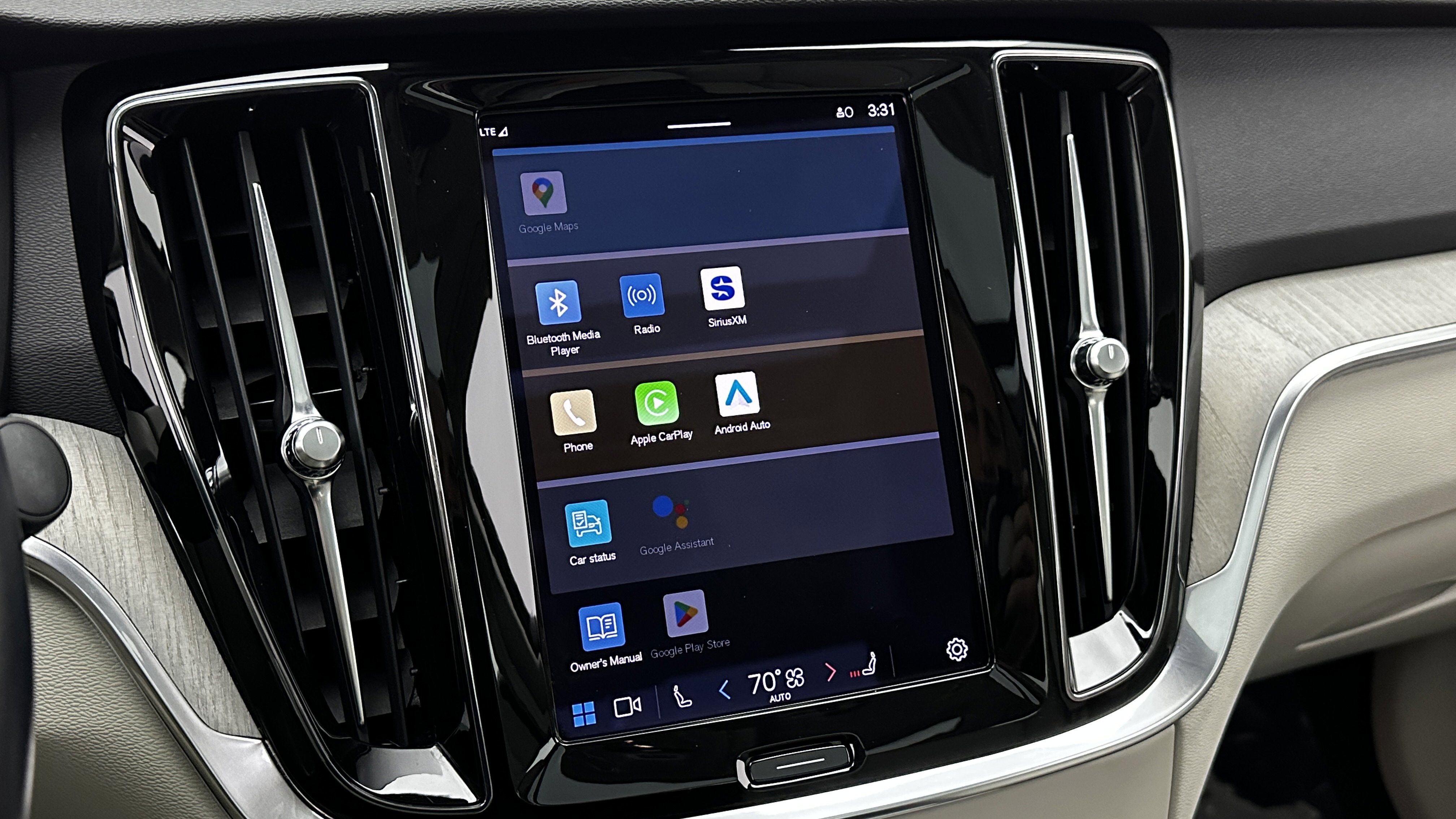 Used 2023 Volvo S60 T8 Plus image 21