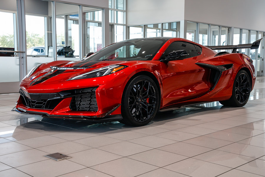 Used 2026 Chevrolet Corvette ZR1 w/ ZR1 Carbon Fiber Aero Package RWD image 1