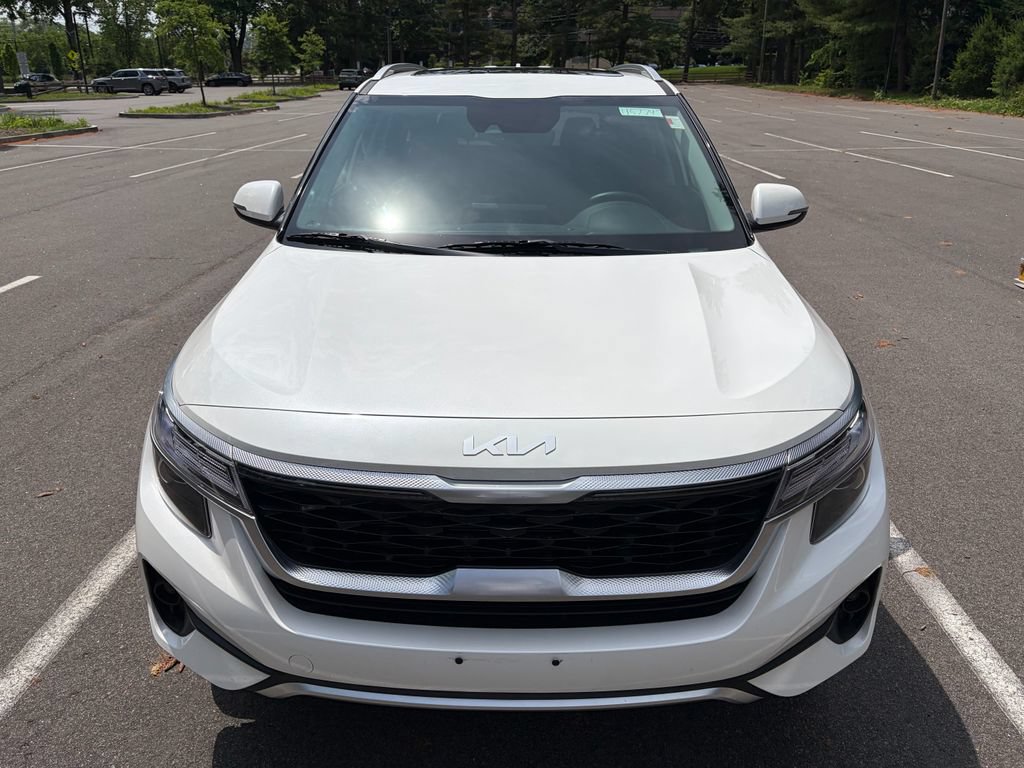 Used 2023 Kia Seltos EX AWD/4WD image 2