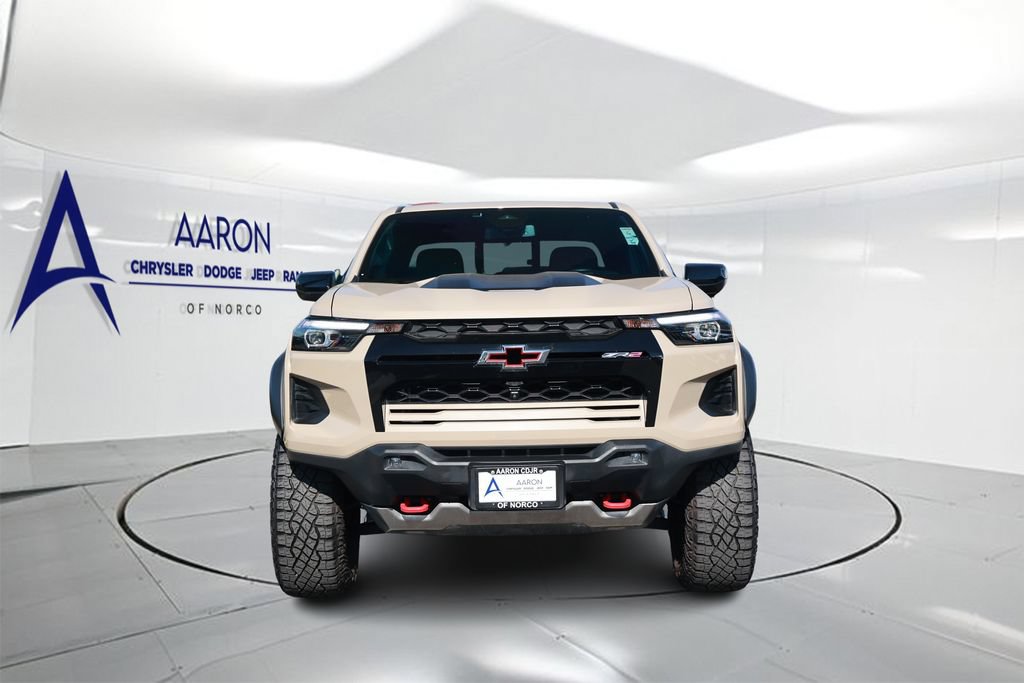 Used 2024 Chevrolet Colorado ZR2 w/ Technology Package AWD/4WD image 4