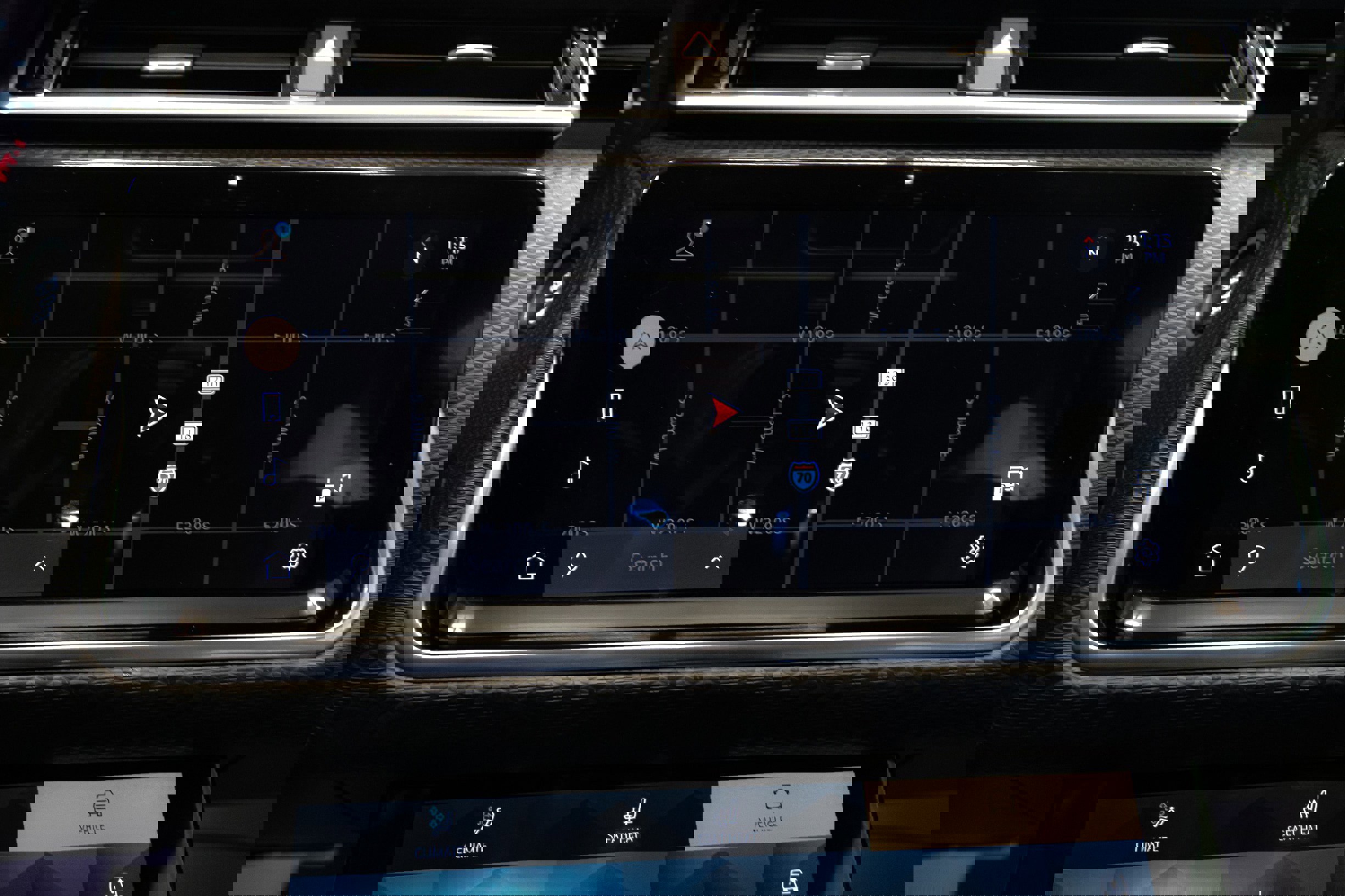 Used 2021 Land Rover Range Rover Velar R-Dynamic S image 28