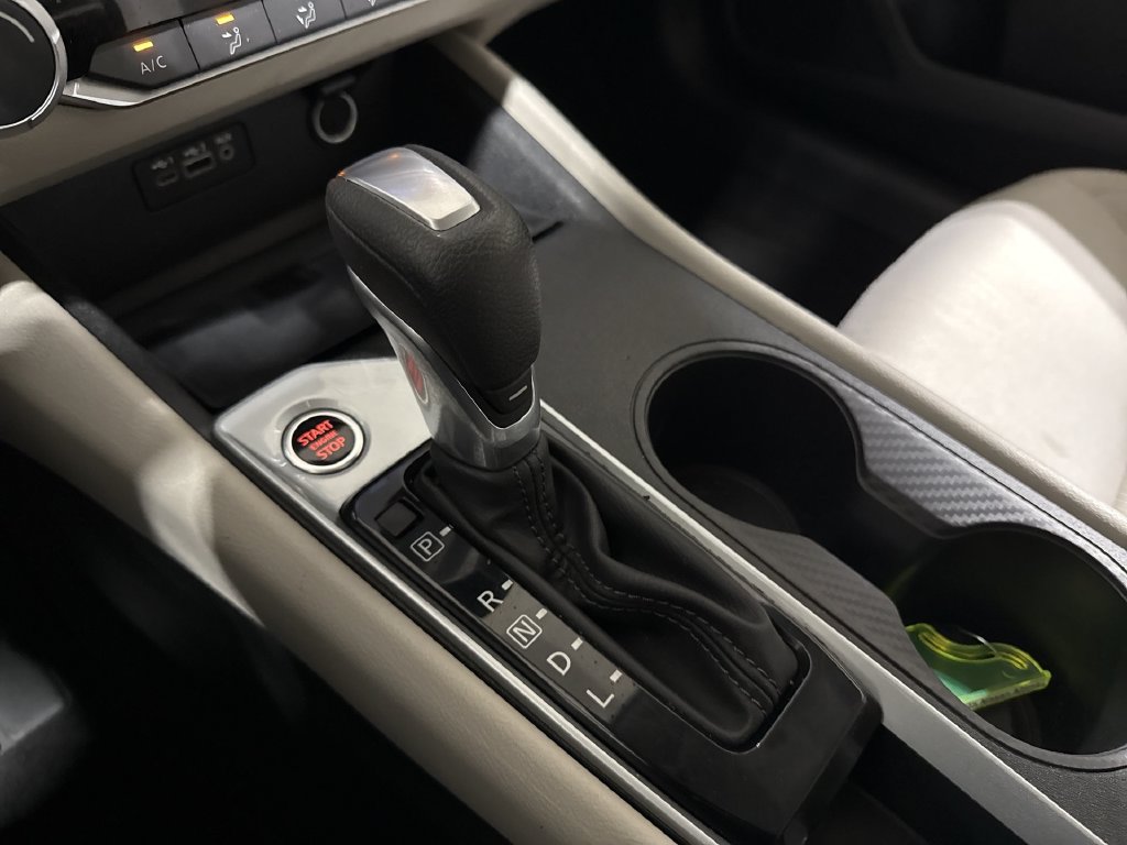 Used 2025 Nissan Altima 2.5 SV FWD image 17