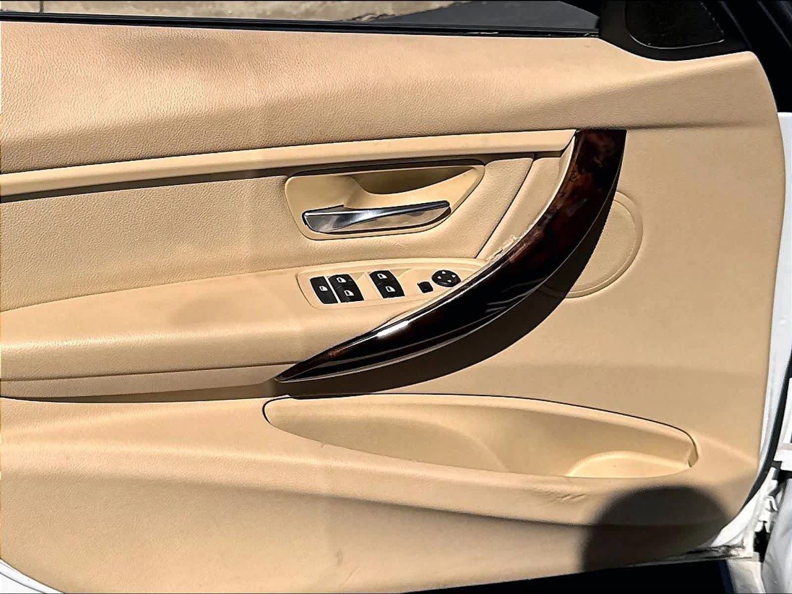 Used 2015 BMW 320i Sedan RWD image 19