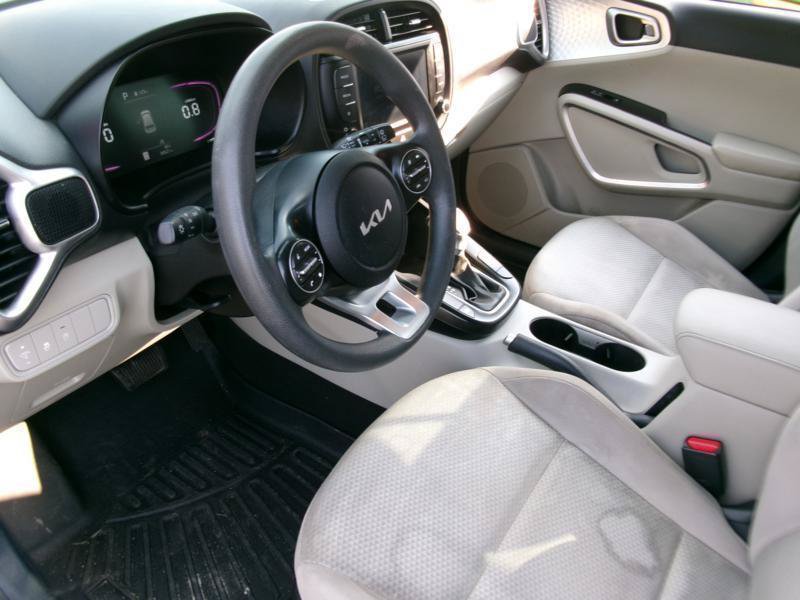 Used 2025 Kia Soul LX FWD image 12