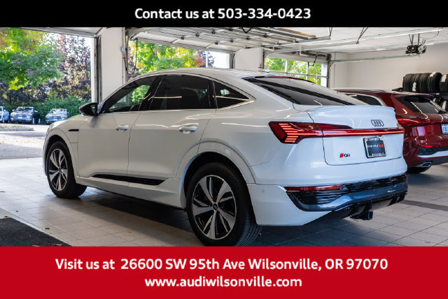 Used 2024 Audi Q8 e-tron Premium Plus w/ Premium Plus Package AWD/4WD image 4