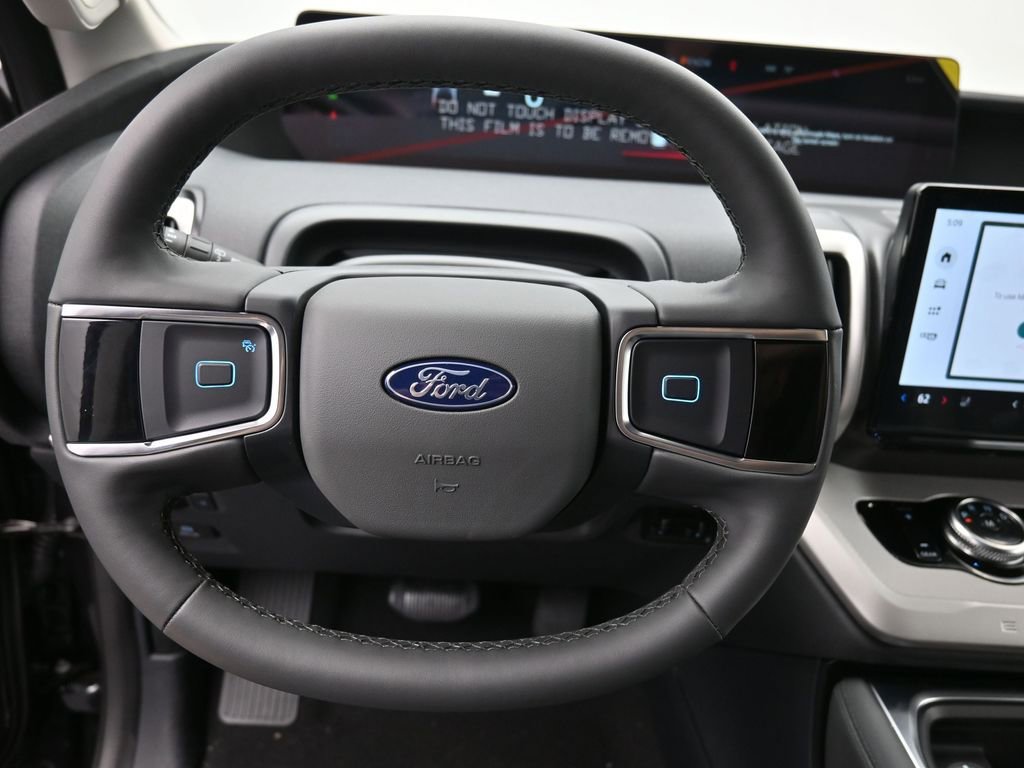 New 2026 Ford Expedition Active image 7