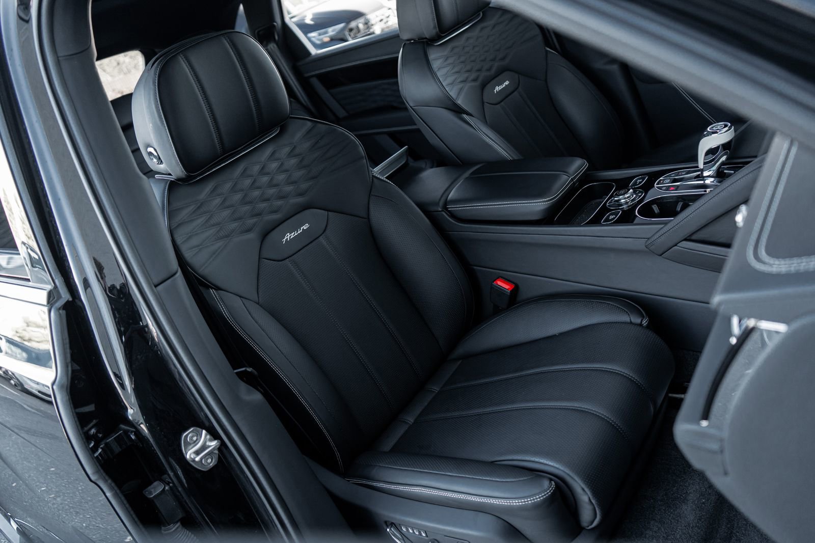 Used 2024 Bentley Bentayga Extended Wheelbase image 38