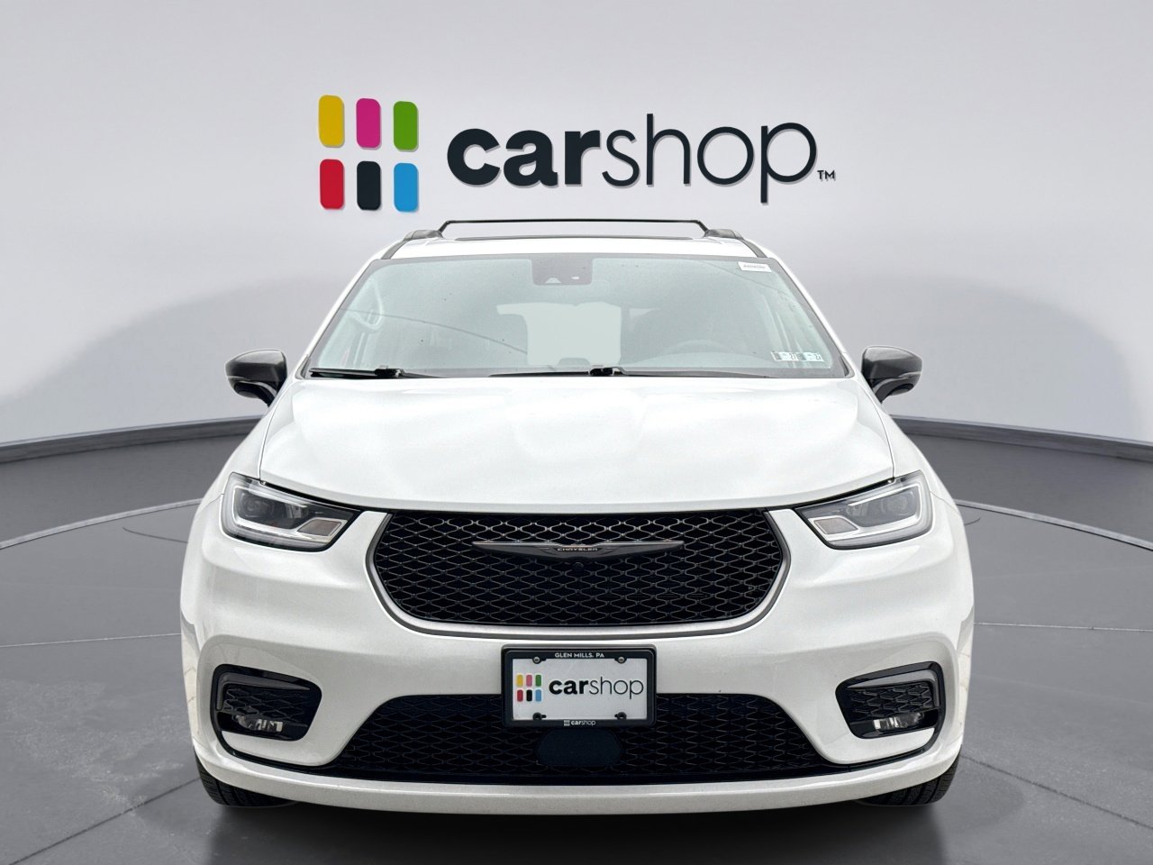 Used 2024 Chrysler Pacifica Touring-L w/ Road Tripper Package image 8