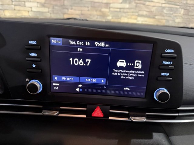 Used 2021 Hyundai Elantra SE image 18