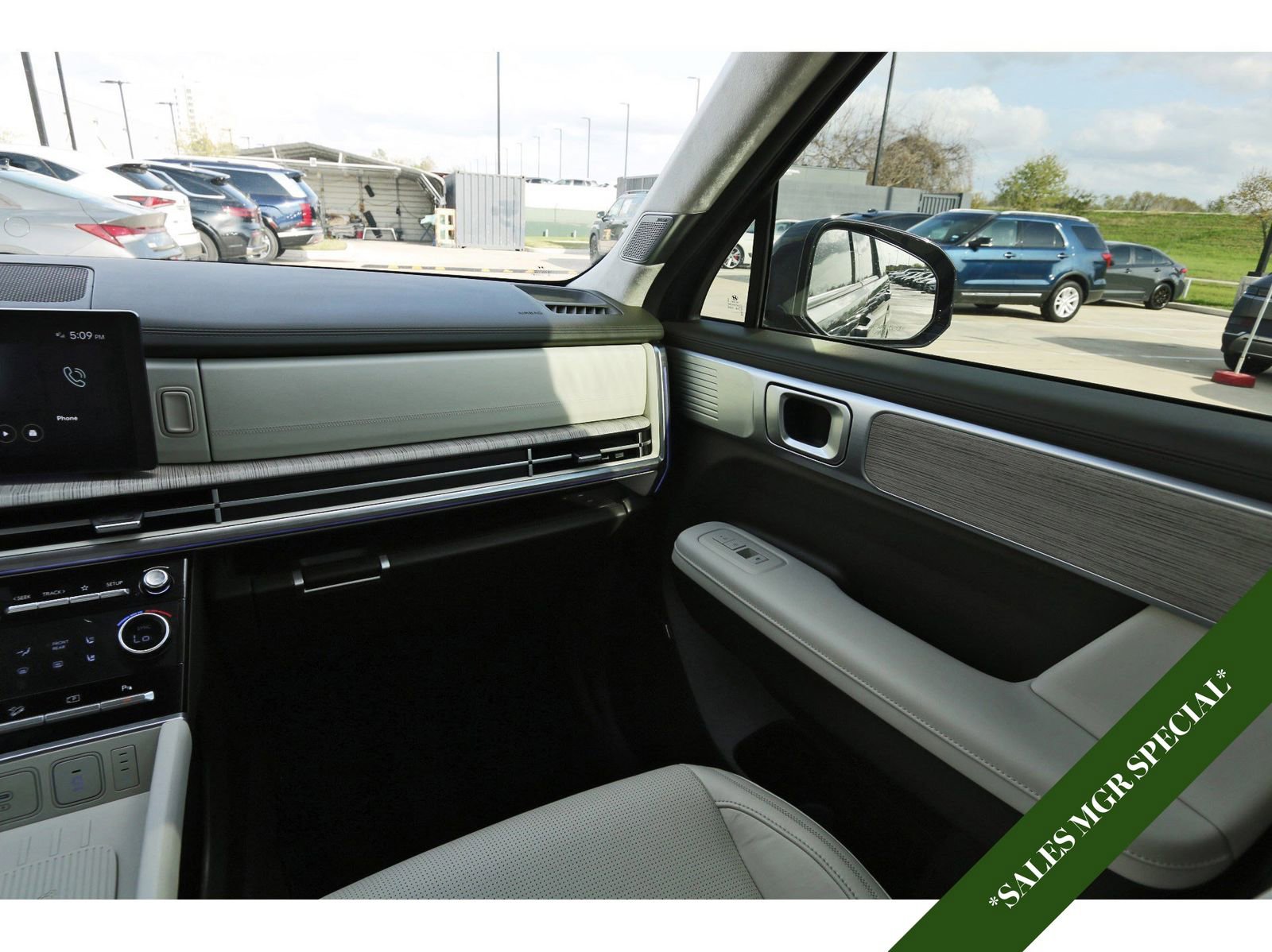 Used 2025 Hyundai Santa Fe Calligraphy image 12