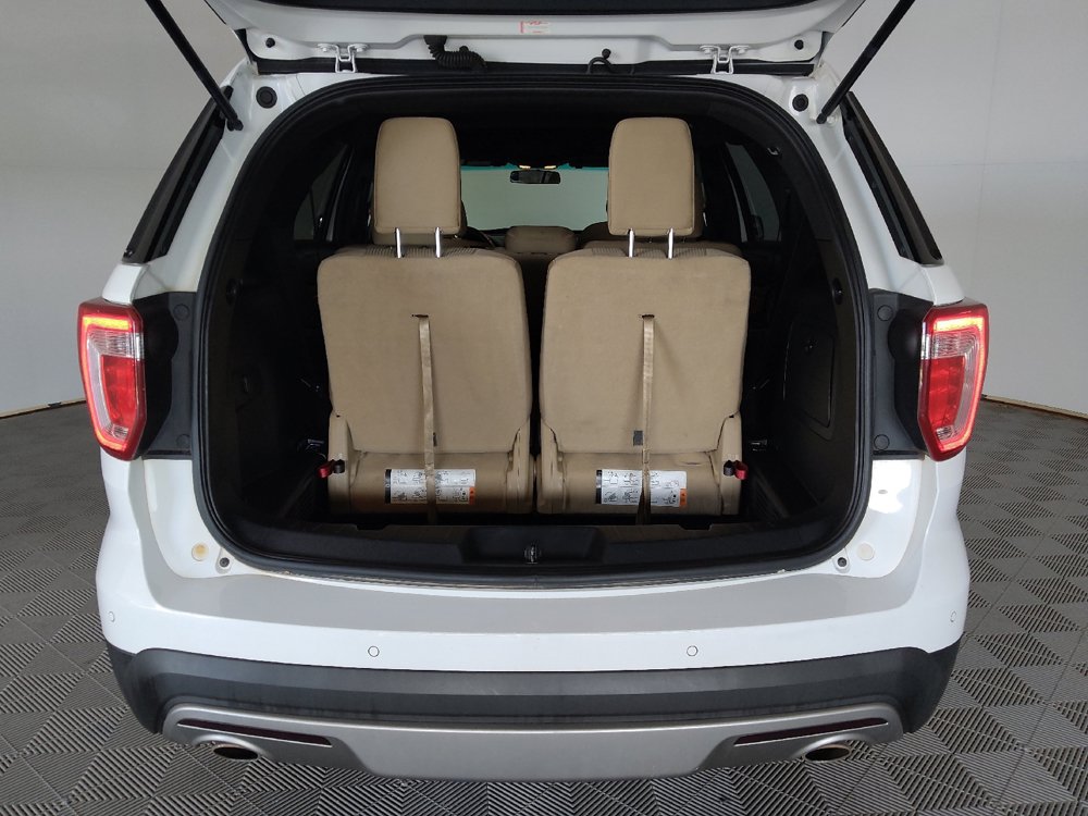 Used 2017 Ford Explorer XLT FWD image 29